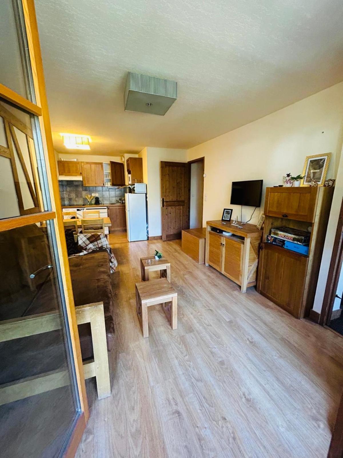 Appartements Avec Piscine Interieure Sauna Parking Etage 1 Au Centre Du Village Dans Residence Cami Real Saint-Lary-Soulan Exterior photo